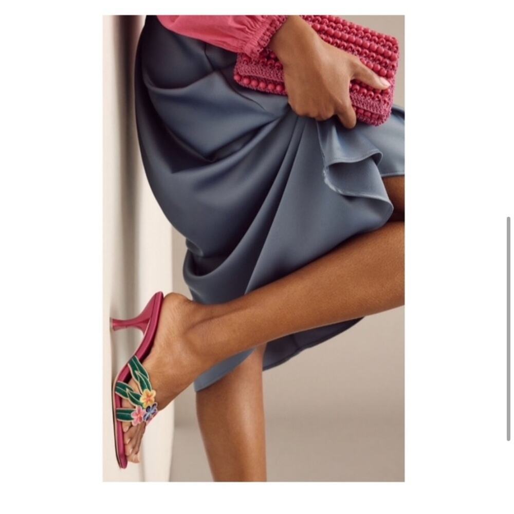 Anthropologie Flora Heels in Bright Pink. - Picture 5 of 7